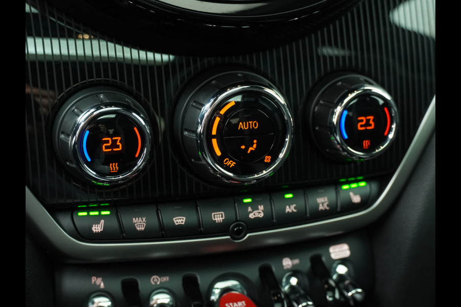 MINI Countryman 2.0 John Cooper Works ALL4 White Silver Edition Automaat - Airco - Apple Carplay/Android Auto - Cruise Control -KeyLess Entry - Panorama Dak - Lederen Bekleding - Voorstoelen Verwarmd - 12 Maanden BOVAG Garantie