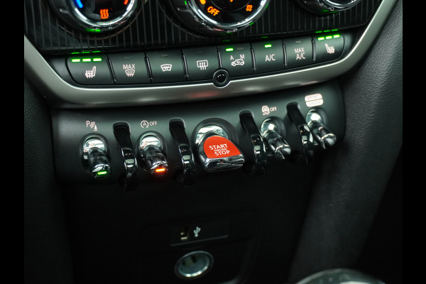 MINI Countryman 2.0 John Cooper Works ALL4 White Silver Edition Automaat - Airco - Apple Carplay/Android Auto - Cruise Control -KeyLess Entry - Panorama Dak - Lederen Bekleding - Voorstoelen Verwarmd - 12 Maanden BOVAG Garantie
