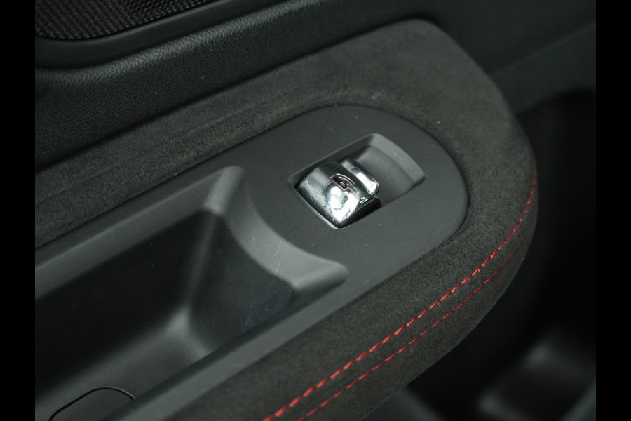 MINI Countryman 2.0 John Cooper Works ALL4 White Silver Edition Automaat - Airco - Apple Carplay/Android Auto - Cruise Control -KeyLess Entry - Panorama Dak - Lederen Bekleding - Voorstoelen Verwarmd - 12 Maanden BOVAG Garantie