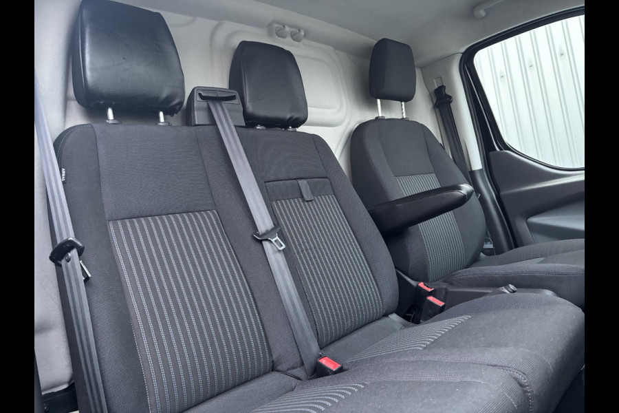 Ford Transit Custom 270 2.0 TDCI L1H1*A/C*CRUISE*NAVI*HAAK*CAM*3PERS*