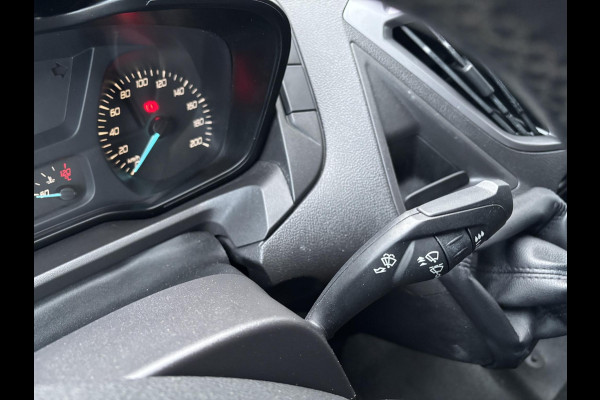 Ford Transit Custom 270 2.0 TDCI L1H1*A/C*CRUISE*NAVI*HAAK*CAM*3PERS*