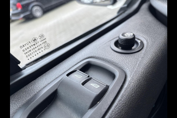 Ford Transit Custom 270 2.0 TDCI L1H1*A/C*CRUISE*NAVI*HAAK*CAM*3PERS*