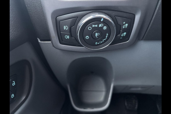 Ford Transit Custom 270 2.0 TDCI L1H1*A/C*CRUISE*NAVI*HAAK*CAM*3PERS*