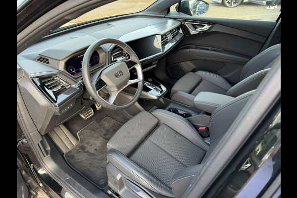 Audi Q4 Sportback e-tron 45 quattro S LINE 77 kWh VAN: 40.900,- VOOR: 37.770,- UW EINDEJAARSVOORDEEL: 3.130,- EURO | HALF LEDER | ELECTR ACHTERKLEP | SONOS AUDIO | CAMERA | ELECTR ACHTERKLEP | RIJKLAARPRIJS!