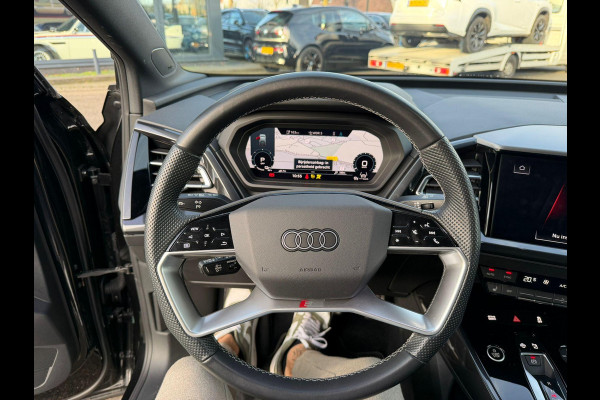 Audi Q4 Sportback e-tron 45 quattro S LINE 77 kWh VAN: 40.900,- VOOR: 37.770,- UW EINDEJAARSVOORDEEL: 3.130,- EURO | HALF LEDER | ELECTR ACHTERKLEP | SONOS AUDIO | CAMERA | ELECTR ACHTERKLEP | RIJKLAARPRIJS!