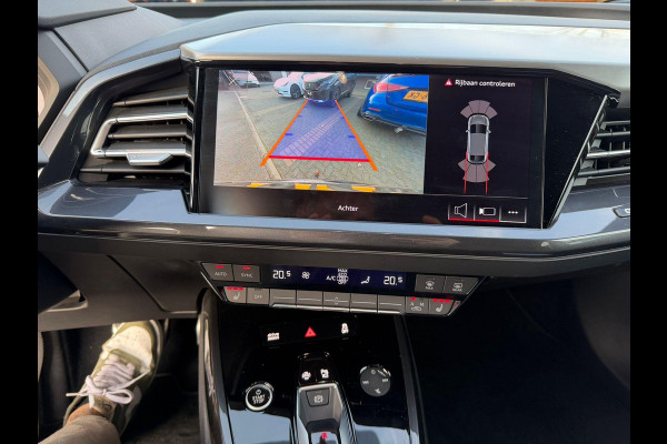 Audi Q4 Sportback e-tron 45 quattro S LINE 77 kWh VAN: 40.900,- VOOR: 37.770,- UW EINDEJAARSVOORDEEL: 3.130,- EURO | HALF LEDER | ELECTR ACHTERKLEP | SONOS AUDIO | CAMERA | ELECTR ACHTERKLEP | RIJKLAARPRIJS!