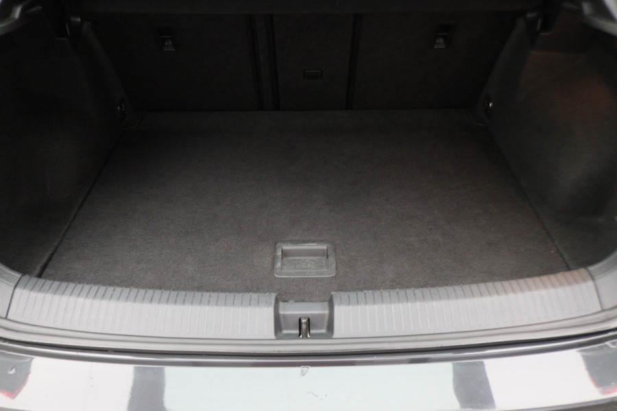 Volkswagen T-Roc 1.5 TSI Automaat Camera, Navigatie, ACC, Climate, LED, PDC