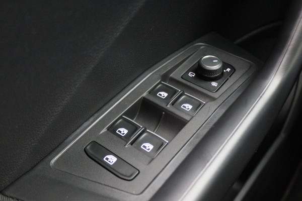 Volkswagen T-Roc 1.5 TSI Automaat Camera, Navigatie, ACC, Climate, LED, PDC