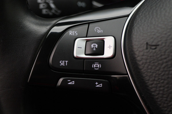 Volkswagen T-Roc 1.5 TSI Automaat Camera, Navigatie, ACC, Climate, LED, PDC
