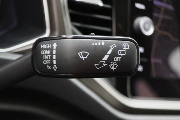 Volkswagen T-Roc 1.5 TSI Automaat Camera, Navigatie, ACC, Climate, LED, PDC