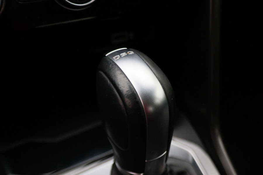 Volkswagen T-Roc 1.5 TSI Automaat Camera, Navigatie, ACC, Climate, LED, PDC