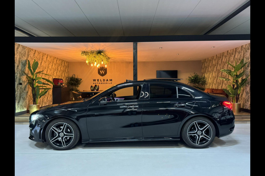Mercedes-Benz A-Klasse 180 Business Solution AMG Garantie NAP Memory Pano Ambient Carplay Night Cruise Clima Navi Led Dab Rijklaar