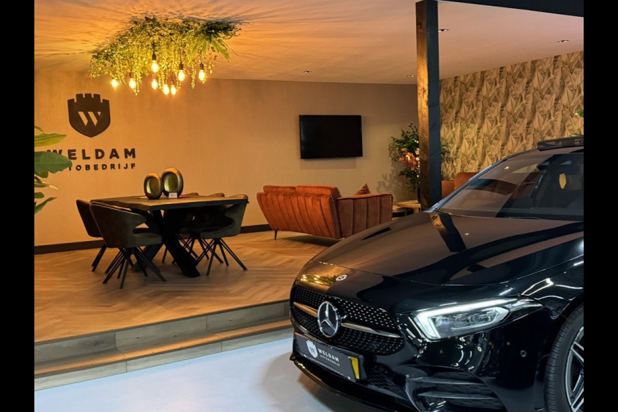 Mercedes-Benz A-Klasse 180 Business Solution AMG Garantie NAP Memory Pano Ambient Carplay Night Cruise Clima Navi Led Dab Rijklaar