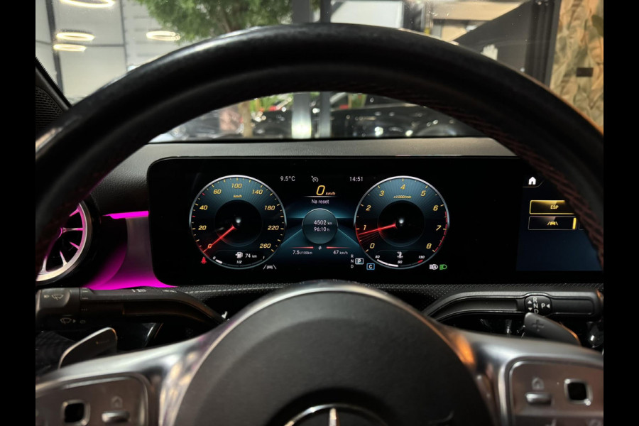 Mercedes-Benz A-Klasse 180 Business Solution AMG Garantie NAP Memory Pano Ambient Carplay Night Cruise Clima Navi Led Dab Rijklaar