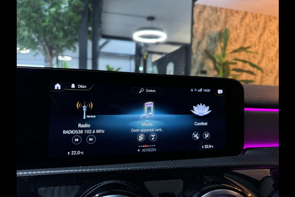 Mercedes-Benz A-Klasse 180 Business Solution AMG Garantie NAP Memory Pano Ambient Carplay Night Cruise Clima Navi Led Dab Rijklaar