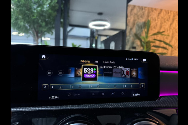 Mercedes-Benz A-Klasse 180 Business Solution AMG Garantie NAP Memory Pano Ambient Carplay Night Cruise Clima Navi Led Dab Rijklaar