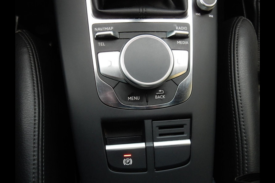 Audi A3 Limousine 30 TFSI S-LINE*LEDER*VIRTUAL*PANO*XENON*