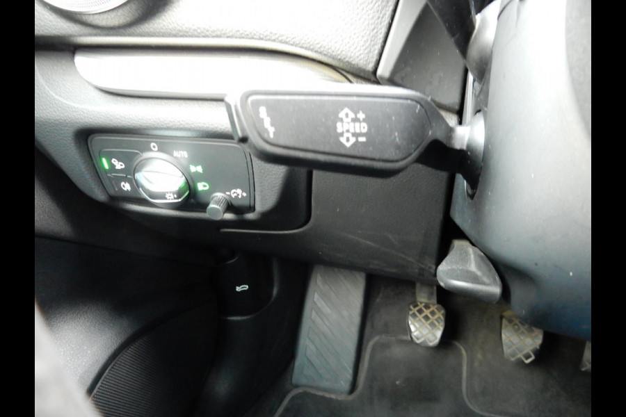 Audi A3 Limousine 30 TFSI S-LINE*LEDER*VIRTUAL*PANO*XENON*