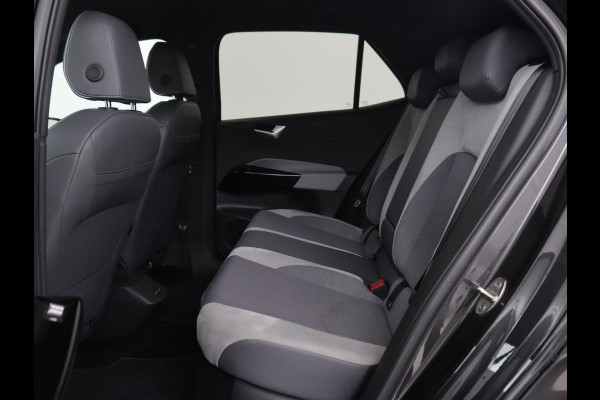 Volkswagen ID.3 First Plus 58 kWh | Stoel & stuurverwarming | Matrix LED | Adaptive cruise | Carplay | Sfeerverlichting | Camera | Navigatie | DAB | Keyless | Parkeerhulp | Climate control