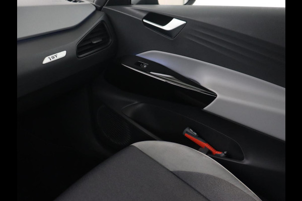 Volkswagen ID.3 First Plus 58 kWh | Stoel & stuurverwarming | Matrix LED | Adaptive cruise | Carplay | Sfeerverlichting | Camera | Navigatie | DAB | Keyless | Parkeerhulp | Climate control