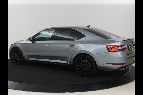 Škoda Superb 2.0 TSI 4x4 Sportline | Leder/Alcantara | Stoelverwarming | Camera | Carplay | Memory | Bi-Xenon | Navigatie | Sportstoelen | Parkeerhulp | Climate control | Bluetooth | Cruise control