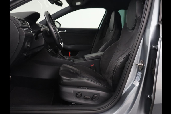 Škoda Superb 2.0 TSI 4x4 Sportline | Leder/Alcantara | Stoelverwarming | Camera | Carplay | Memory | Bi-Xenon | Navigatie | Sportstoelen | Parkeerhulp | Climate control | Bluetooth | Cruise control