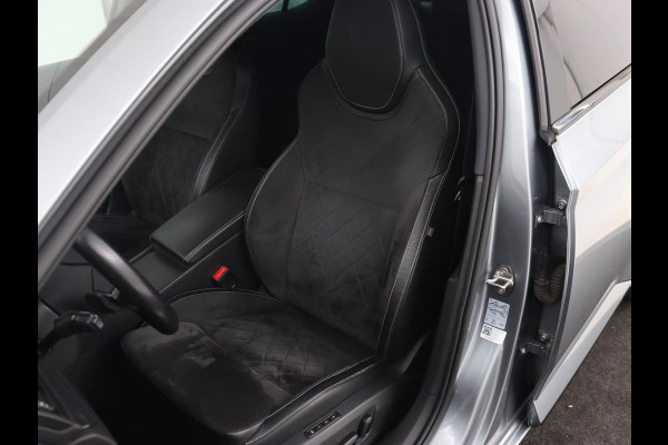 Škoda Superb 2.0 TSI 4x4 Sportline | Leder/Alcantara | Stoelverwarming | Camera | Carplay | Memory | Bi-Xenon | Navigatie | Sportstoelen | Parkeerhulp | Climate control | Bluetooth | Cruise control
