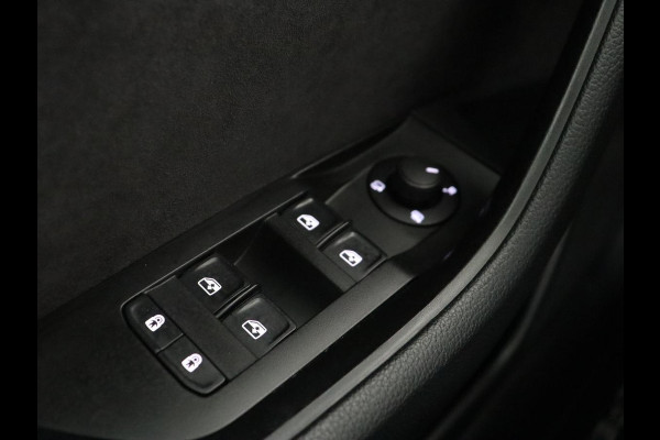 Škoda Superb 2.0 TSI 4x4 Sportline | Leder/Alcantara | Stoelverwarming | Camera | Carplay | Memory | Bi-Xenon | Navigatie | Sportstoelen | Parkeerhulp | Climate control | Bluetooth | Cruise control