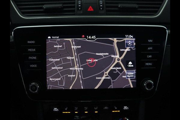 Škoda Superb 2.0 TSI 4x4 Sportline | Leder/Alcantara | Stoelverwarming | Camera | Carplay | Memory | Bi-Xenon | Navigatie | Sportstoelen | Parkeerhulp | Climate control | Bluetooth | Cruise control