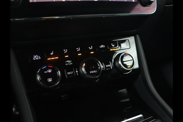 Škoda Superb 2.0 TSI 4x4 Sportline | Leder/Alcantara | Stoelverwarming | Camera | Carplay | Memory | Bi-Xenon | Navigatie | Sportstoelen | Parkeerhulp | Climate control | Bluetooth | Cruise control