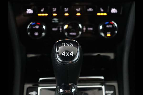 Škoda Superb 2.0 TSI 4x4 Sportline | Leder/Alcantara | Stoelverwarming | Camera | Carplay | Memory | Bi-Xenon | Navigatie | Sportstoelen | Parkeerhulp | Climate control | Bluetooth | Cruise control