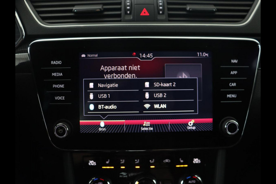 Škoda Superb 2.0 TSI 4x4 Sportline | Leder/Alcantara | Stoelverwarming | Camera | Carplay | Memory | Bi-Xenon | Navigatie | Sportstoelen | Parkeerhulp | Climate control | Bluetooth | Cruise control