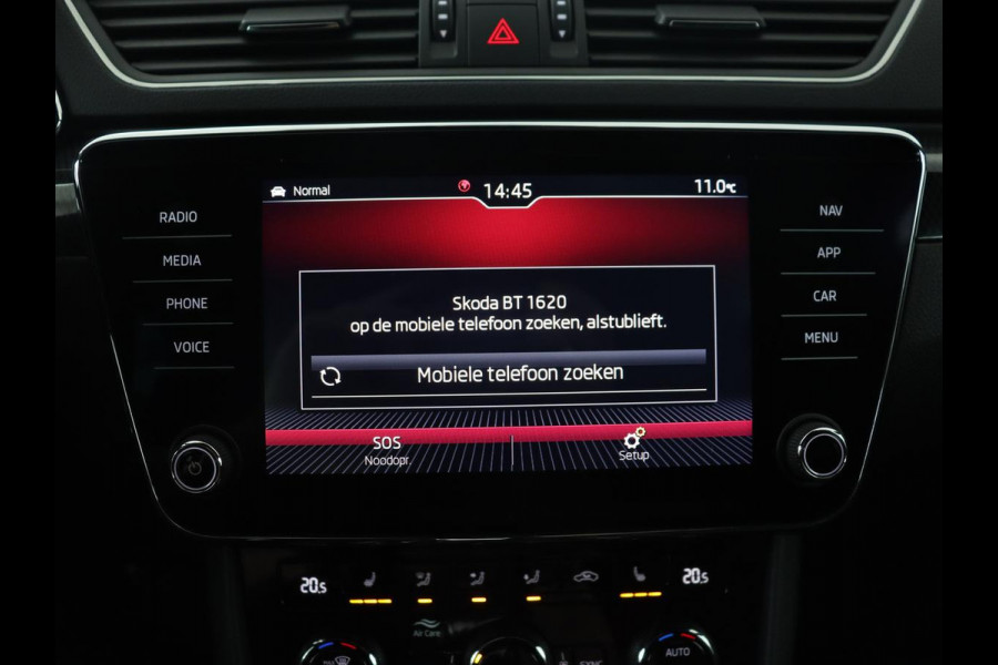 Škoda Superb 2.0 TSI 4x4 Sportline | Leder/Alcantara | Stoelverwarming | Camera | Carplay | Memory | Bi-Xenon | Navigatie | Sportstoelen | Parkeerhulp | Climate control | Bluetooth | Cruise control