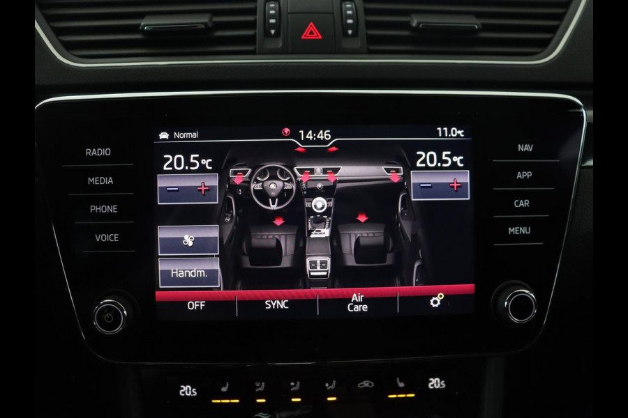 Škoda Superb 2.0 TSI 4x4 Sportline | Leder/Alcantara | Stoelverwarming | Camera | Carplay | Memory | Bi-Xenon | Navigatie | Sportstoelen | Parkeerhulp | Climate control | Bluetooth | Cruise control