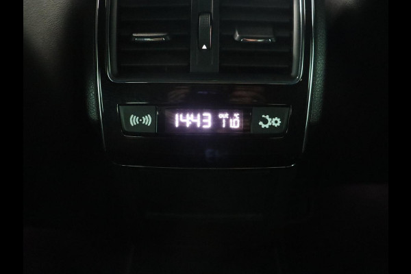 Škoda Superb 2.0 TSI 4x4 Sportline | Leder/Alcantara | Stoelverwarming | Camera | Carplay | Memory | Bi-Xenon | Navigatie | Sportstoelen | Parkeerhulp | Climate control | Bluetooth | Cruise control