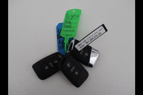 Škoda Superb 2.0 TSI 4x4 Sportline | Leder/Alcantara | Stoelverwarming | Camera | Carplay | Memory | Bi-Xenon | Navigatie | Sportstoelen | Parkeerhulp | Climate control | Bluetooth | Cruise control