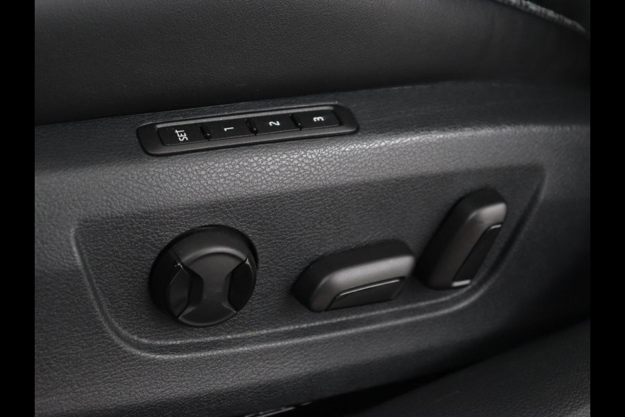 Škoda Superb 2.0 TSI 4x4 Sportline | Leder/Alcantara | Stoelverwarming | Camera | Carplay | Memory | Bi-Xenon | Navigatie | Sportstoelen | Parkeerhulp | Climate control | Bluetooth | Cruise control