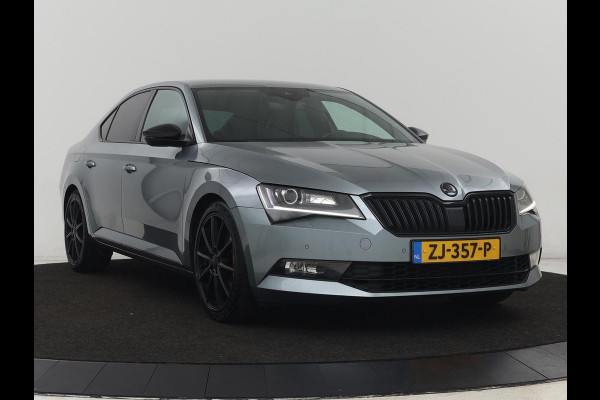 Škoda Superb 2.0 TSI 4x4 Sportline | Leder/Alcantara | Stoelverwarming | Camera | Carplay | Memory | Bi-Xenon | Navigatie | Sportstoelen | Parkeerhulp | Climate control | Bluetooth | Cruise control