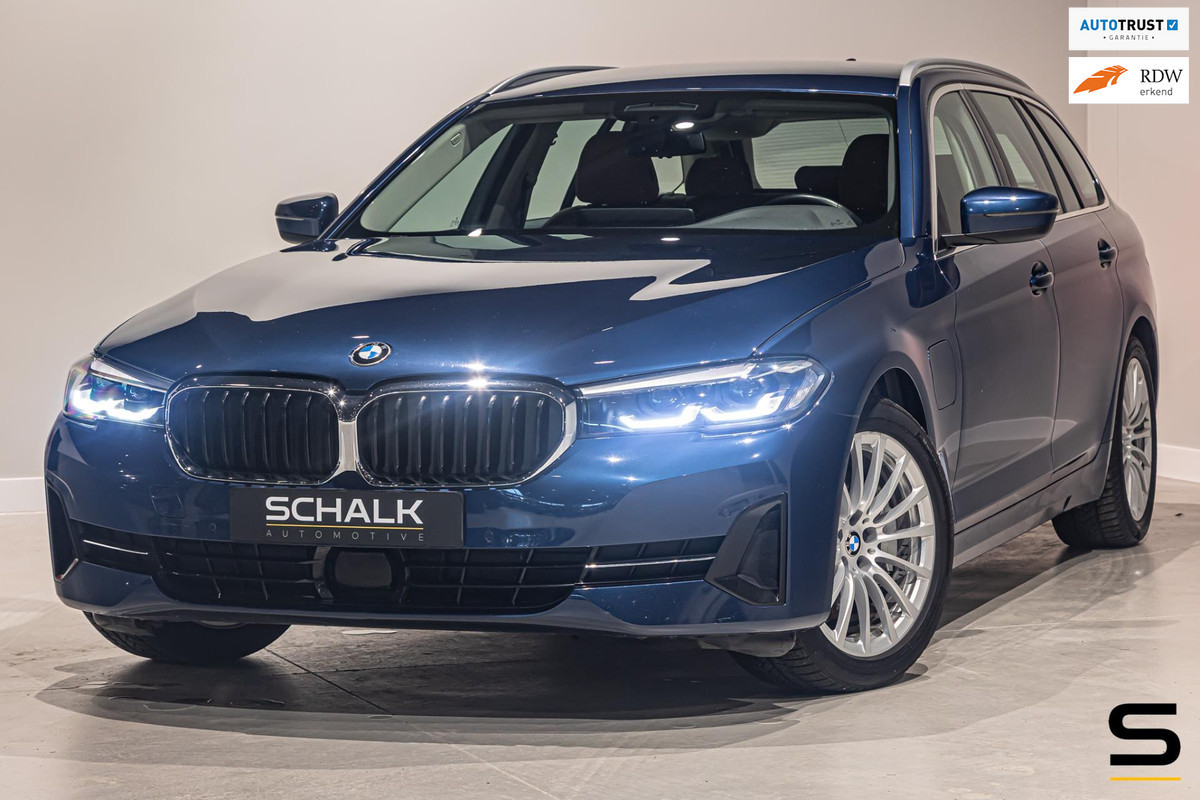 BMW 5 Serie Touring 530e xDrive High Executive|Camera|Dealer