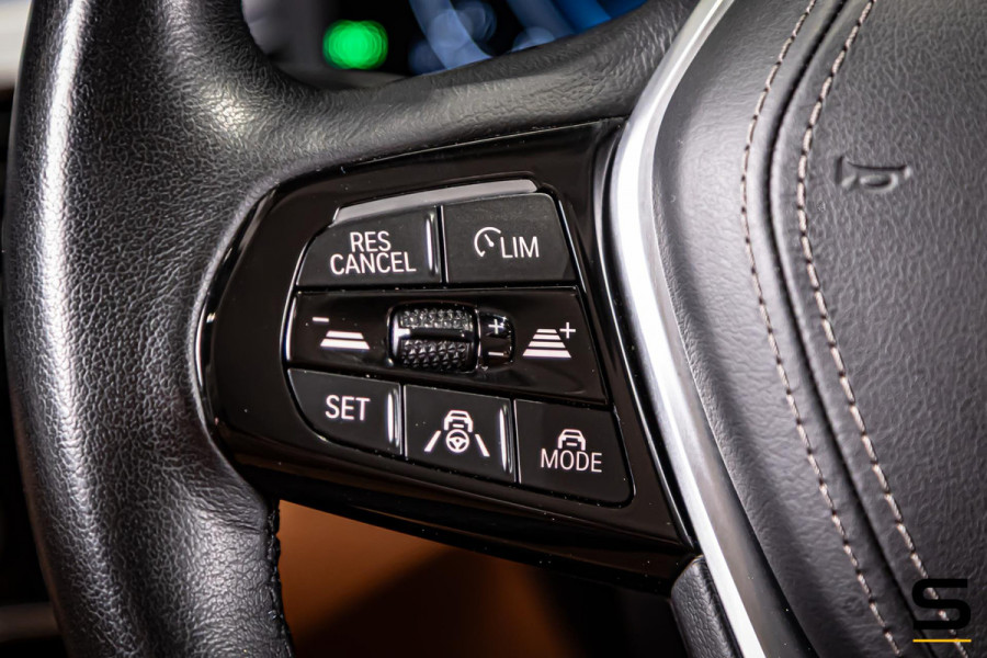 BMW 5 Serie Touring 530e xDrive High Executive|Camera|Dealer