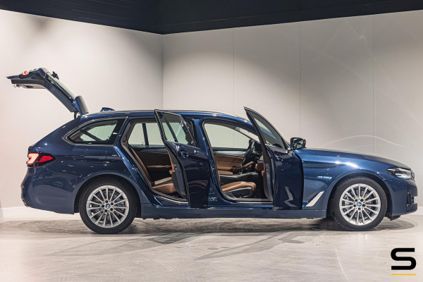 BMW 5 Serie Touring 530e xDrive High Executive|Camera|Dealer