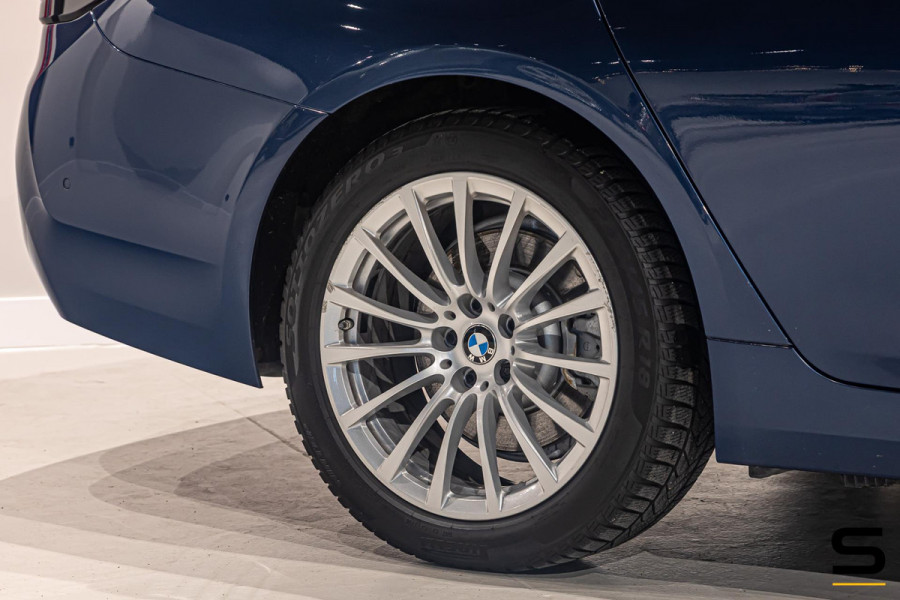 BMW 5 Serie Touring 530e xDrive High Executive|Camera|Dealer