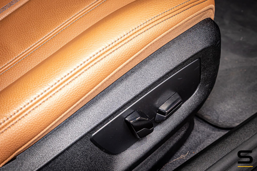 BMW 5 Serie Touring 530e xDrive High Executive|Camera|Dealer