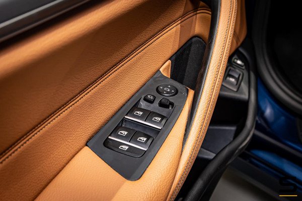 BMW 5 Serie Touring 530e xDrive High Executive|Camera|Dealer