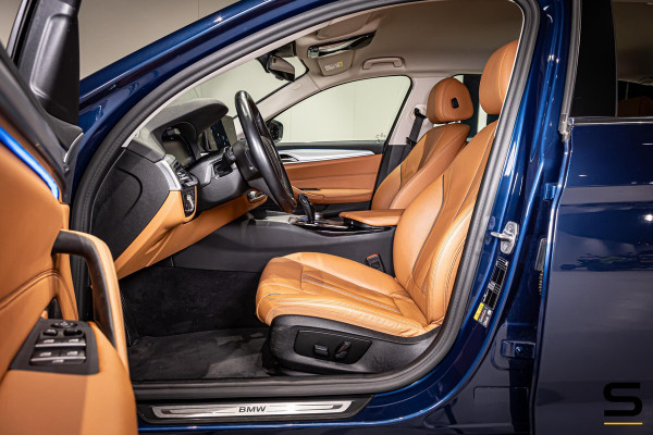 BMW 5 Serie Touring 530e xDrive High Executive|Camera|Dealer