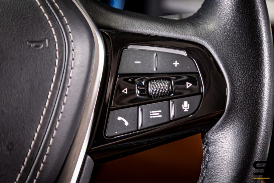 BMW 5 Serie Touring 530e xDrive High Executive|Camera|Dealer