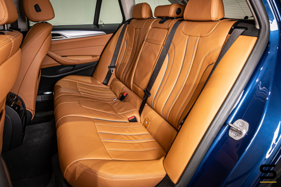 BMW 5 Serie Touring 530e xDrive High Executive|Camera|Dealer