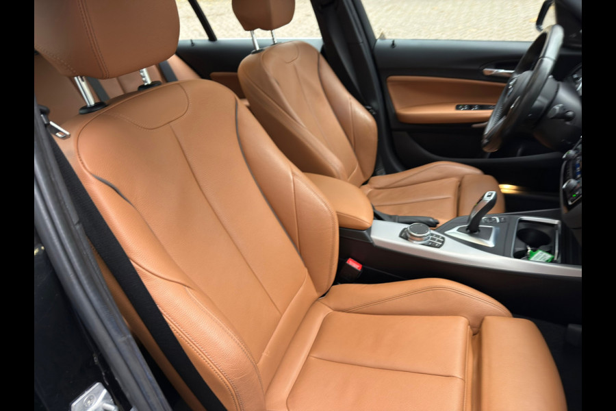 BMW 1-serie 118i Corporate Lease High Executive M Sport l Schuifdak l Volleder l Xenon l Grootbeeld Navi l VDOH l