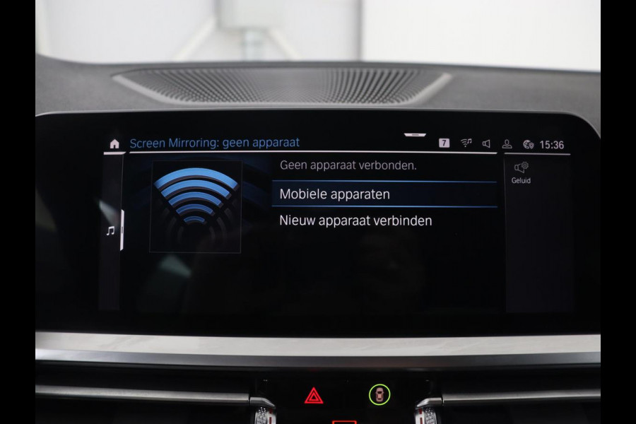 BMW 3-serie 320e M Sport | Leder | Trekhaak | Stoelverwarming | Carplay | Sportstoelen | Laserlicht | Live Cockpit | DAB | Parkeerhulp | Navigatie | Climate control | Bluetooth | Cruise control