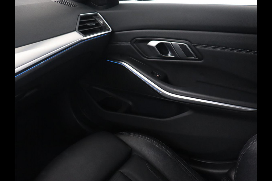 BMW 3-serie 320e M Sport | Leder | Trekhaak | Stoelverwarming | Carplay | Sportstoelen | Laserlicht | Live Cockpit | DAB | Parkeerhulp | Navigatie | Climate control | Bluetooth | Cruise control